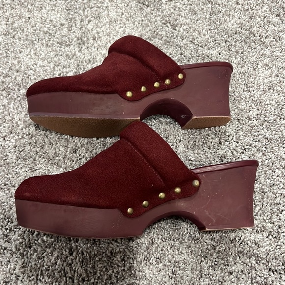 SOLD NWOB Misha & Puff Adult Pillow Clog in Madder Root Sz 42 - Picture 4 of 8